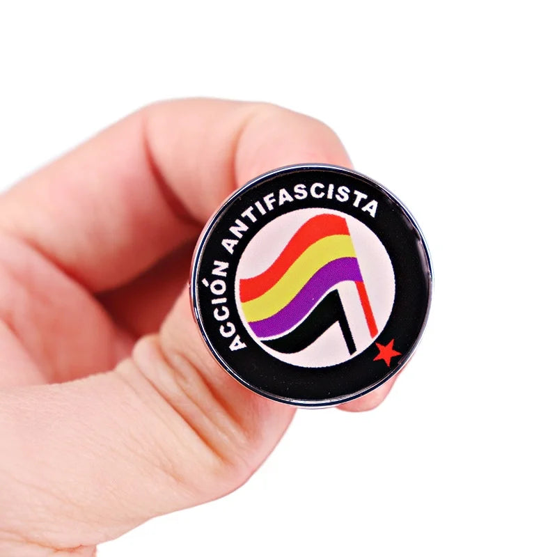 Peace & Love Emaille-Anstecknadel „Paz y Amor“ – Regenbogen Brosche aus Zinklegierung