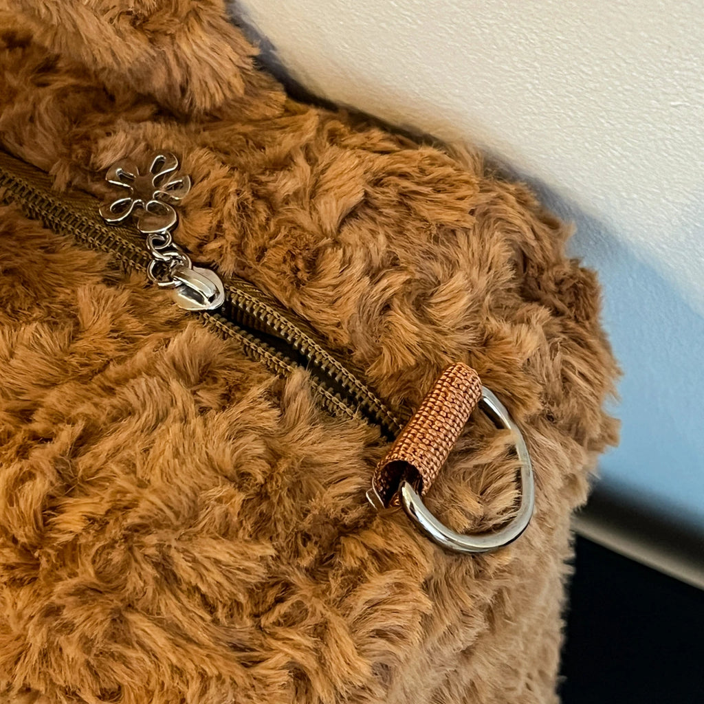 Plüsch Rucksack mit Teddybär – Süßer Damen & Mädchen Backpack aus Velours – Koreanischer Casual Trend